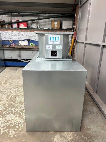 Spraybooth extraction chest with extraction fan